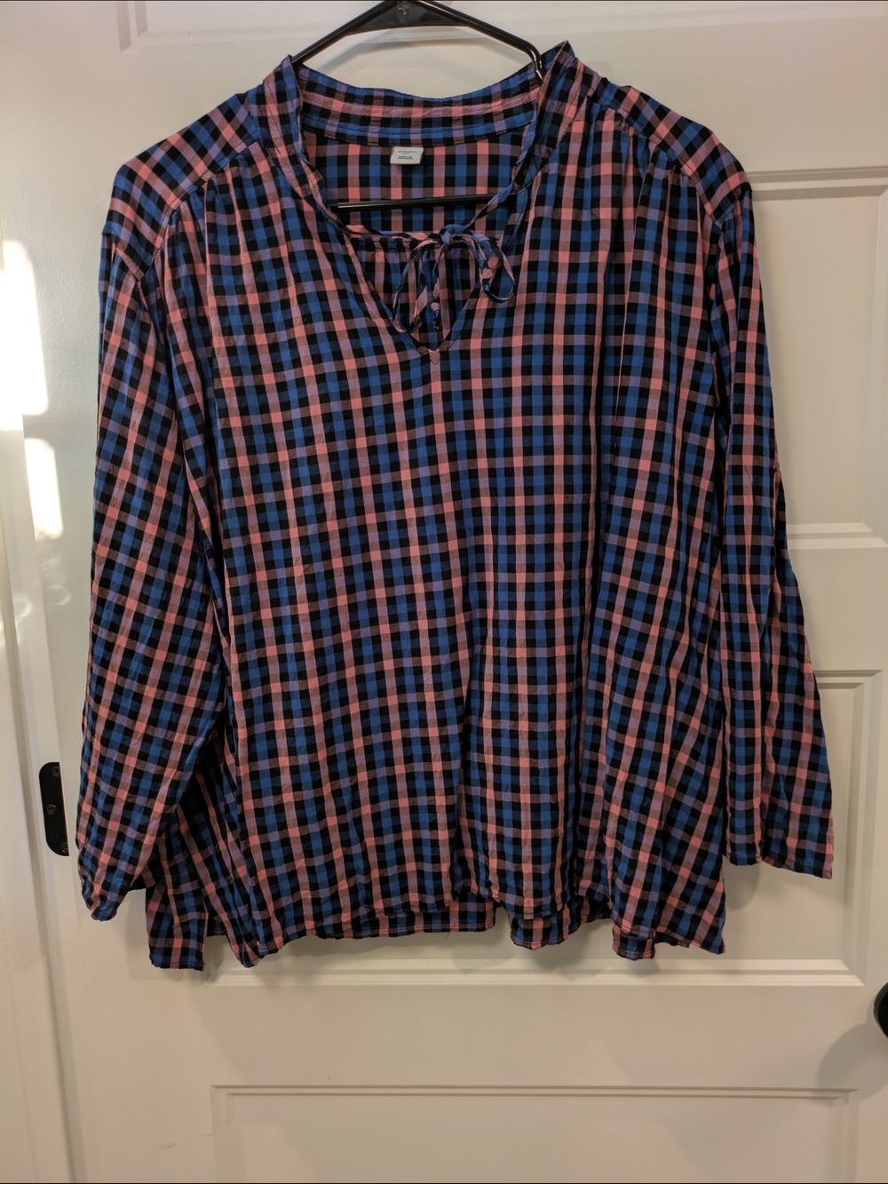 🔴 3/$15 Old Navy Pink and Blue Checked Tie-Front Tunic
